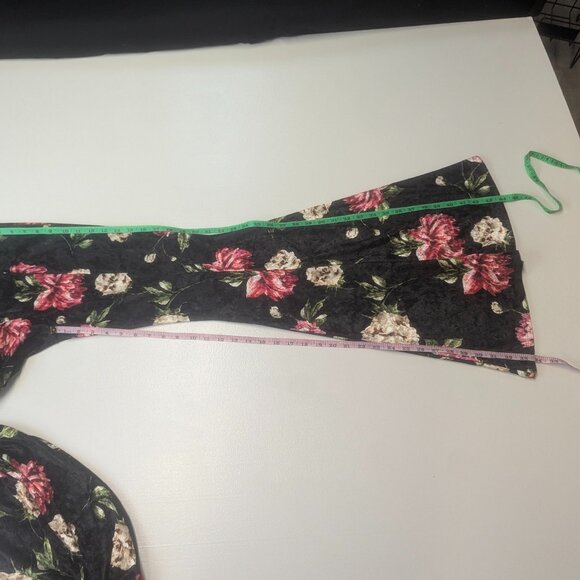 Hershe Boutique Size Small Crushed Velvet Flare Legged Pants Navy Floral - Picture 5 of 11